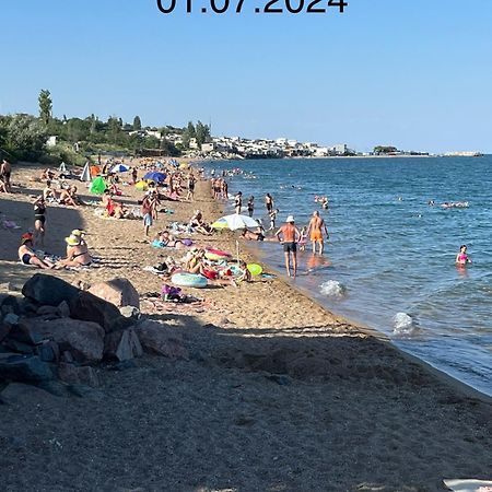 Rybatska 7 Hotell Tjornomorsk Exteriör bild