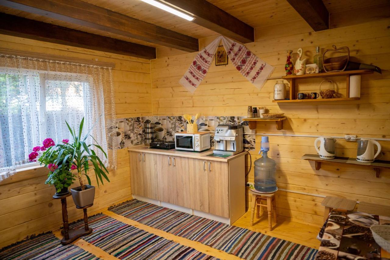 Rybatska 7 Hotell Tjornomorsk Exteriör bild