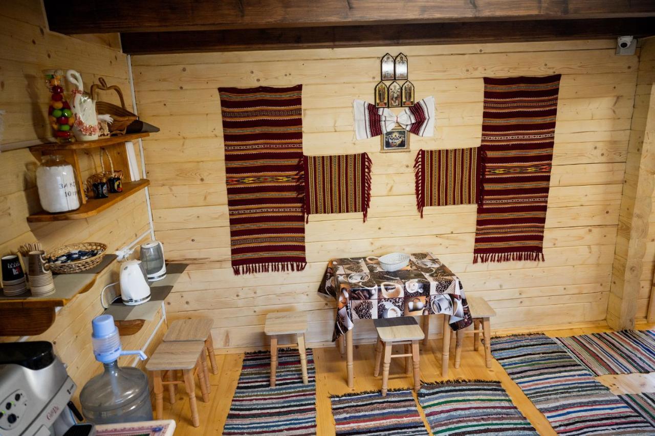 Rybatska 7 Hotell Tjornomorsk Exteriör bild