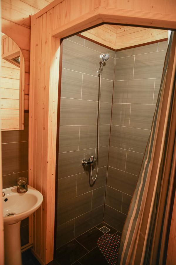 Rybatska 7 Hotell Tjornomorsk Exteriör bild